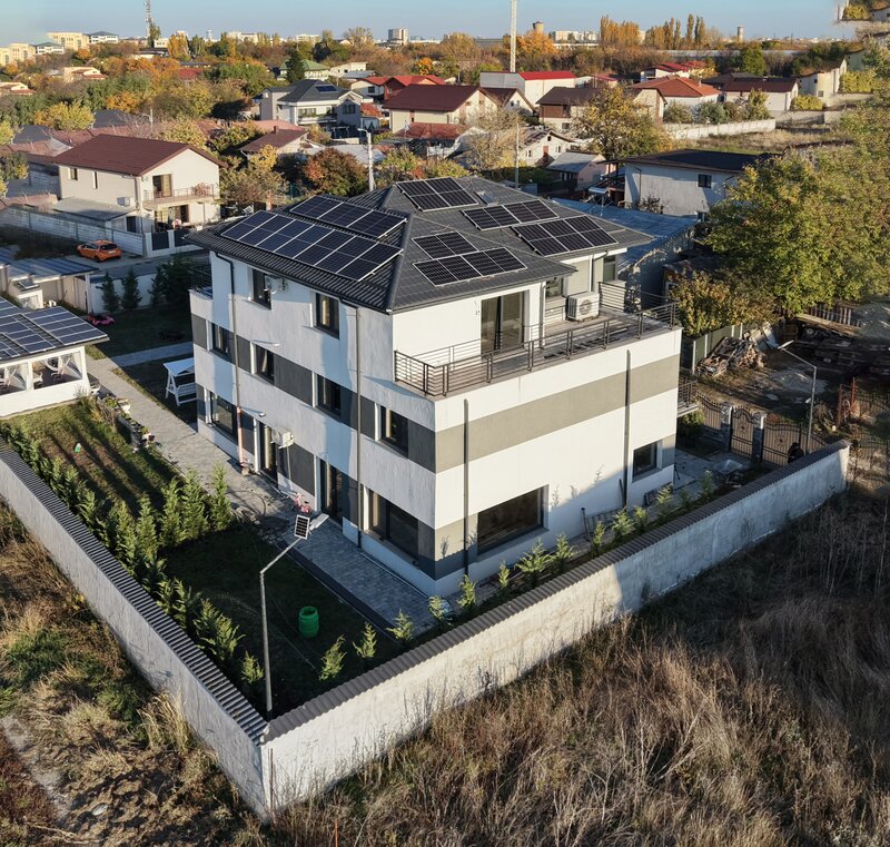 Crangasi, vila P+2, Casa care iti incarca bateria (si masina)