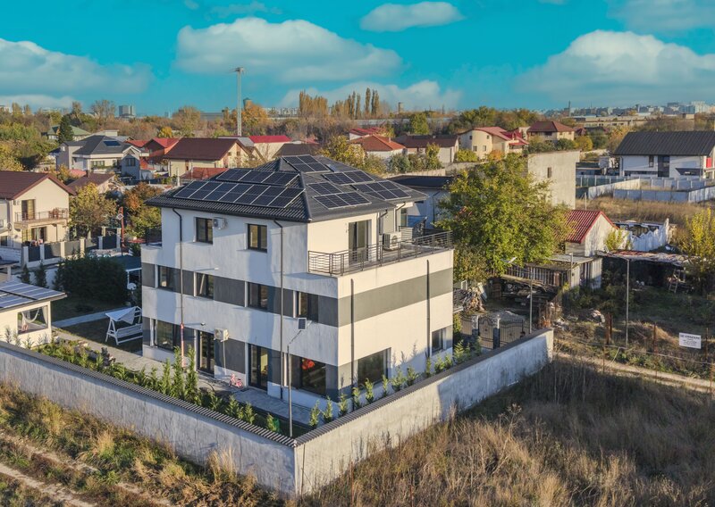 Crangasi, vila P+2, Casa care iti incarca bateria (si masina)