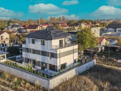 Crangasi, vila P+2, Casa care iti incarca bateria (si masina)